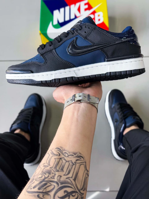 DUNK LOW TWIST PRETO/AZUL