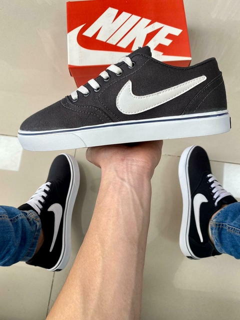 Nike SB Preto/Branco