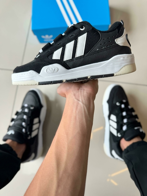 Adi2000 Preto/Branco - comprar online