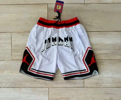 Short NBA Jordan Blanco y Negro con Rojo Bolsillos 2025 2026