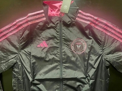 Imagen de Campera Rompevientos Reversible Inter Miami Negro y Rosa 2023 2024
