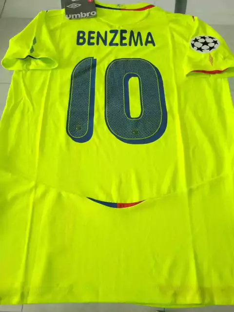 Camiseta Umbro Retro Lyon Fluor Benzema 10 2008 2009