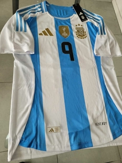Camiseta adidas Argentina HeatRdy Titular Julian Alvarez 9 Parche Campeon 2024 2025 3 Estrellas Match #RODAINDUMENTARIA en internet