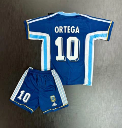 Kit Niño Camiseta + Short Argentina Retro Suplente Azul Ortega 10 1998 - Roda Indumentaria