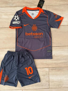 Imagen de Kit Niño Camiseta + Short Inter Suplente Negra Lautaro Martinez 10 2025 2026