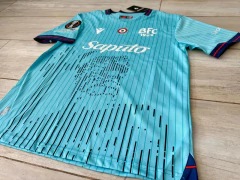 Camiseta Macron Bologna Suplente Celeste Santi Castro 9 2025 2026 - tienda online