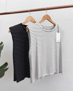 REMERA DOMINIC RAYADA (9075) - Turia 