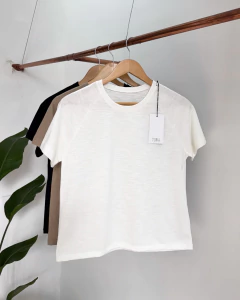 REMERA ALBA (8604) en internet