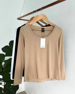 Imagen de REMERA MIKA (8499)