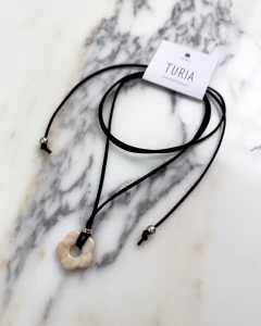 COLLAR GAMUZA FLOR CAREY (9120) - tienda online