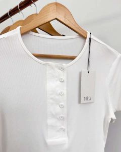 REMERA ONA (9307) en internet