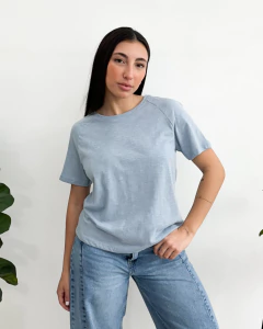 REMERA ALBA (8604) en internet