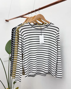 REMERA RINA (8501) en internet