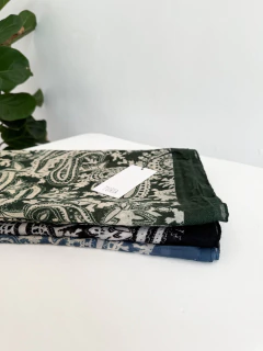 PASHMINA ARABESCOS (8628) en internet