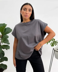 REMERA ILARIA (8850) en internet