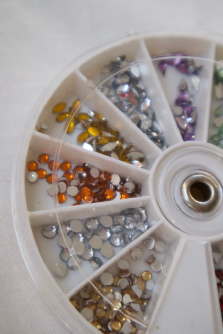 Sparkle circle - piedritas/strass con formas y colores surtidos - comprar online