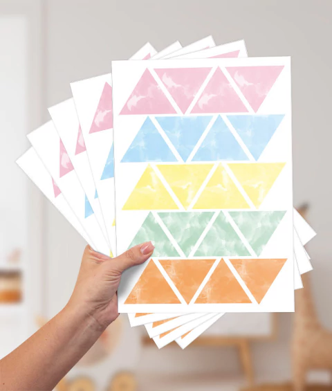 Adesivo de parede triângulos aquarela coloridos