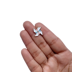 Pingente Metal Catavento Branco Rosa e Azul - 5 unidades na internet