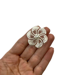 Aplique Flor Tule Bordado Miolo Pérola - 2 unidades - loja online