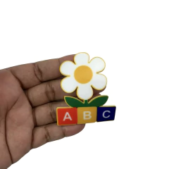 Aplique Bloquinho ABC Margaridas Colorido Curvado Acrílico - 2 unidades na internet