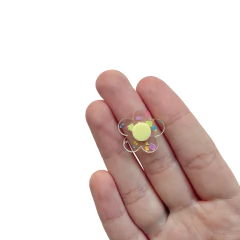 Aplique Flor Transparente Amarelo Claro Acrílico P - 4 unidades - comprar online