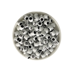Miçanga Tererê Branco com Letrinhas Preta (9mm)