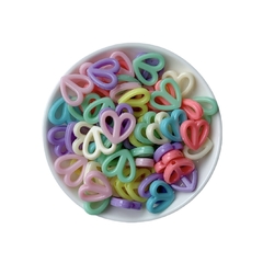 Miçanga Coração Passa Fio Vazado (Cores Mistas)