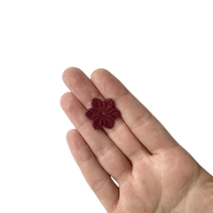 Aplique Flor Astromélia Tricot Bordô - 5 unidades - comprar online