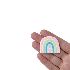Aplique Arco Íris Rosa Claro Amarelo e Azul Acrílico - 2 unidades - comprar online