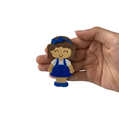 Aplique Menina Escolar Uniforme Azul Curvada Acrílico - 2 unidades - comprar online
