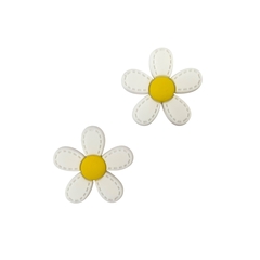 Aplique Flor Pétala Costurinha Branca Emborrachado (3cm) - 2 unidades - comprar online