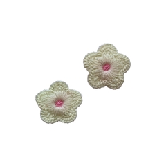 Aplique Florzinha Estilo Tricot Off White - 2 unidades - comprar online