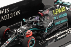 Miniatura Mercedes-Benz AMG W11 #44 F1 - 91ª Vitória - L. Hamilton - GP Eifel 2020 - 1/43 Minichamps