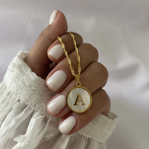 Conjunto acero dorado 40 a 45cm letra inicial A (cod 22191)