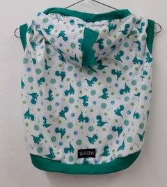 Pijama de dinossauros verdes
