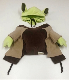 Yoda com braços