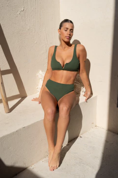 Bkn Kendal Oliva en internet