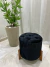 Puff Capitonê Pés Madeira Preto - comprar online