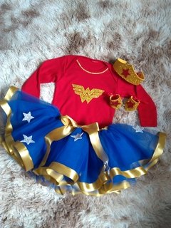 Kit Família Mulher Maravilha na internet