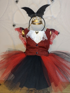 Vestido Vampirinha com Capa na internet