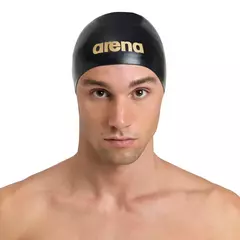 ARENA GORRA MOULDED PRO 2 BLACK GOLD - SOLO NATACIÓN