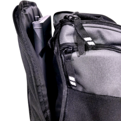 MOCHILA DE NATACIÓN AQUON GLOBAL 35 LITROS LISAS GRIS NEGRO en internet