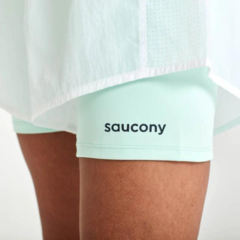 Imagen de SHORT CALZA DE MUJER DEPORTIVO SAUCONY ELEVATE 4 2 IN 1 BLANCO