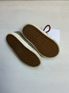 T21 | ZARA | ZAPATILLAS VERDE C/CORDONES - comprar online