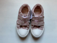 26 | Mimo | Zapatillas con velcro rosas con estrellas blancas