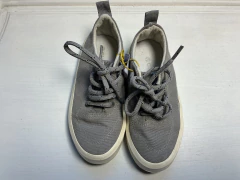 28 | Cheeky | Zapatilla tela gris con cordones
