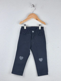 T3 (2/3A) | Cheeky | pantalon negro corazones bordados en rodillas cintura ajustable