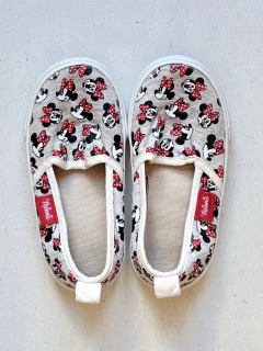 PLAY | US 7.5 (23/EU 24) | H&M | panchas gris jaspeado Minnie