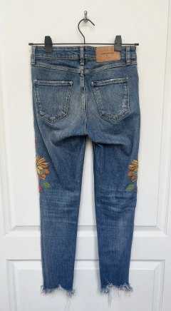 34 | Zara | Jean bordado - comprar online