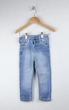 PLAY | 2A | Mimo | jean azul chupin cintura regulable costuras blancas